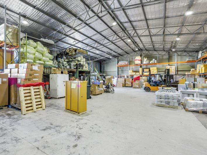 Click to view all images 2 Kullara Close Beresfield NSW 2322 - Image 3