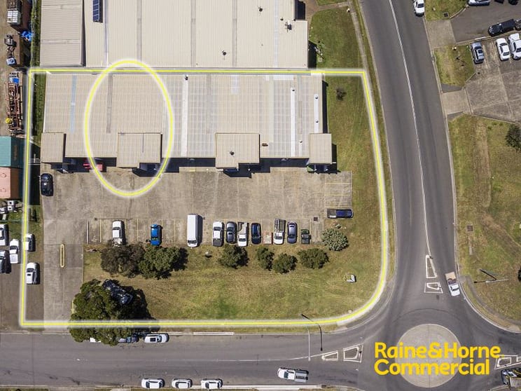 Click to view all images Unit 2/15 Aero Road Ingleburn NSW 2565 - Image 3