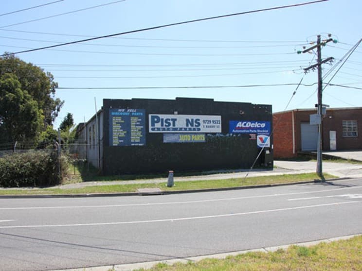 Click to view all images 1/1 Barry Street Bayswater VIC 3153 - Image 2