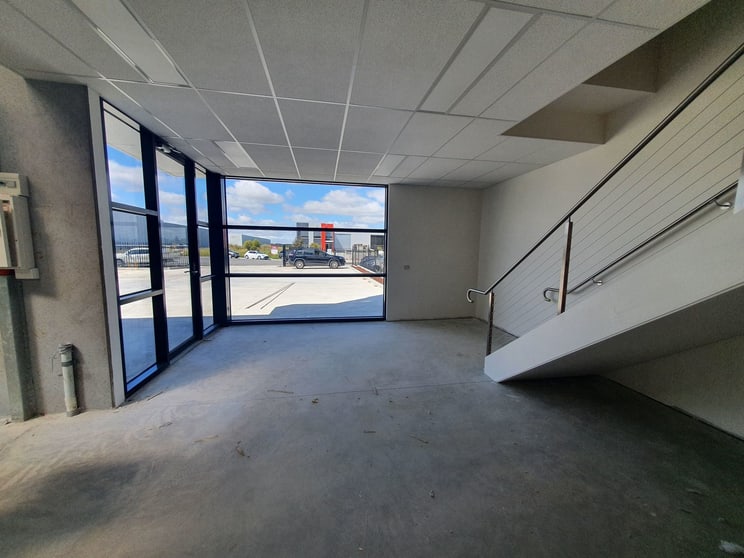 Click to view all images 1/17 Palomo Drive Cranbourne West VIC 3977 - Image 2