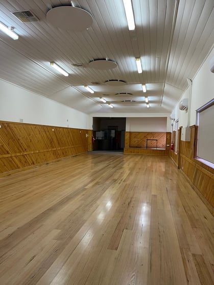 Click to view all images 81 Atherton Road Oakleigh VIC 3166 - Image 3