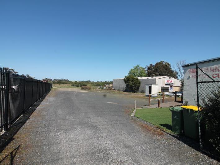 Click to view all images 420 Princes Highway Officer VIC 3809 - Image 2