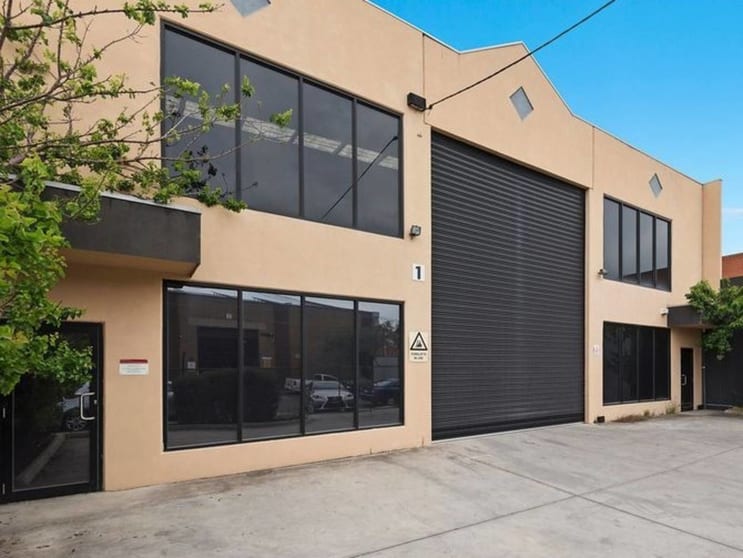 Click to view all images 1 Arunta Street Reservoir VIC 3073 - Image 2