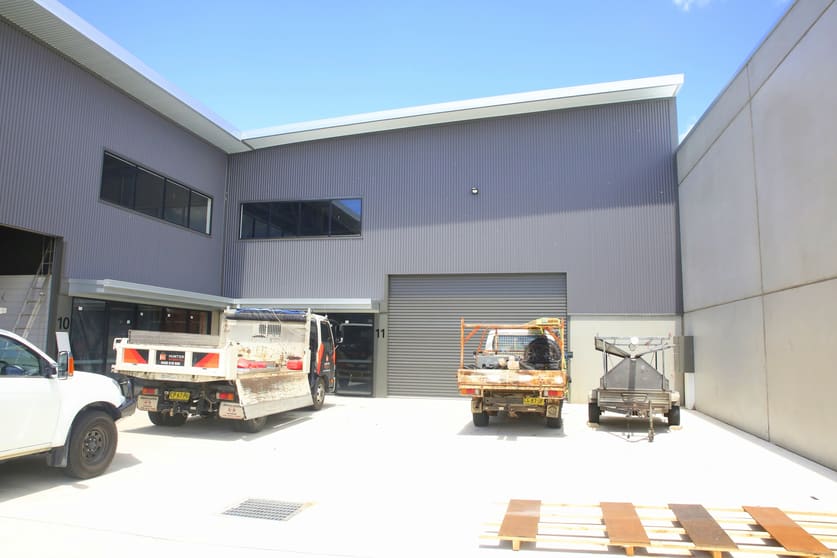 Click to view all images Unit 2 & 11/14 Superior Avenue Edgeworth NSW 2285 - Image 1