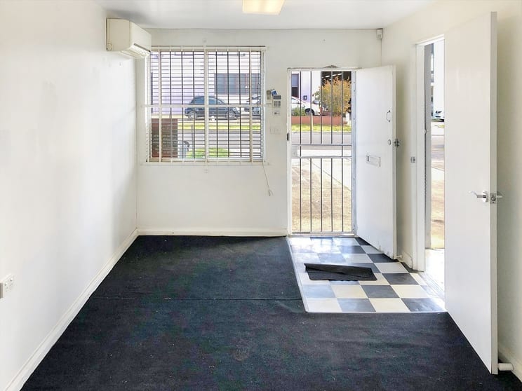 Click to view all images 35 Mary Pde Rydalmere NSW 2116 - Image 2