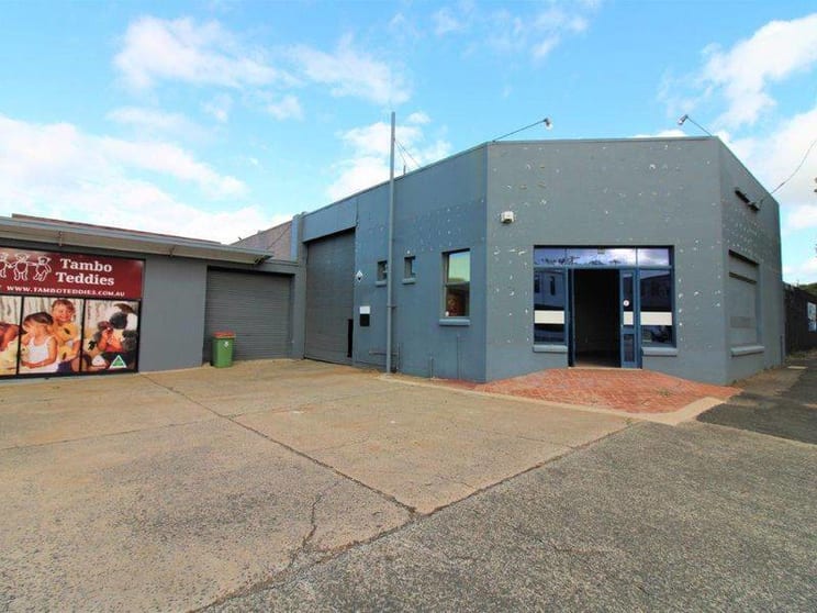 Click to view all images 96 Mort Street Toowoomba City QLD 4350 - Image 2