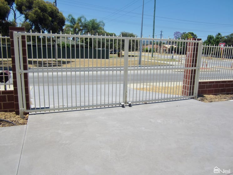 Click to view all images 139A Southern River Road Gosnells WA 6110 - Image 3