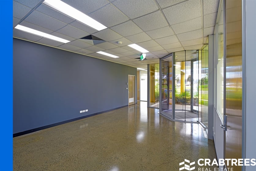 Click to view all images 6 Dalmore Drive Scoresby VIC 3179 - Image 3