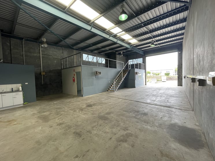 Click to view all images 6/55 Collinsvale Street Rocklea QLD 4106 - Image 2