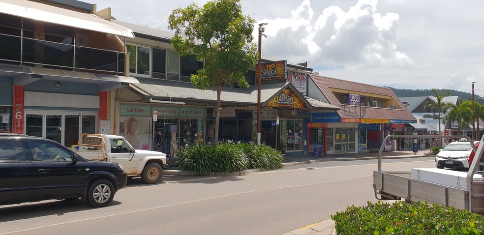 Click to view all images 3/263 Shute Harbour Road Airlie Beach QLD 4802 - Image 3