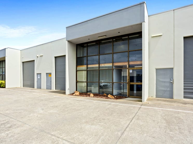 Click to view all images 2/14 Latham Street Mornington VIC 3931 - Image 1