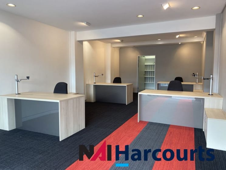 Click to view all images 42 Thomas Drive Chevron Island QLD 4217 - Image 2