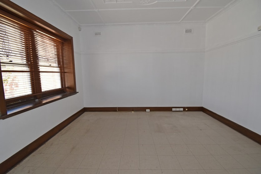 Click to view all images 15 Nicholson Street Bentleigh VIC 3204 - Image 3