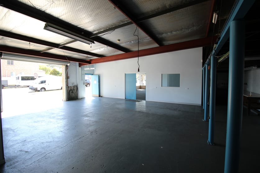 Click to view all images 33 Planthurst Road Carlton NSW 2218 - Image 3