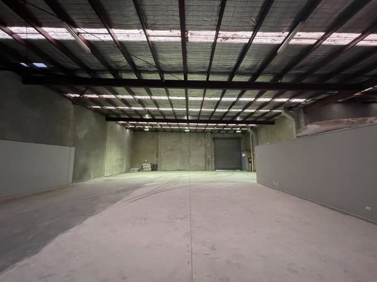 Click to view all images Unit 4/585 Blackburn Road Notting Hill VIC 3168 - Image 1