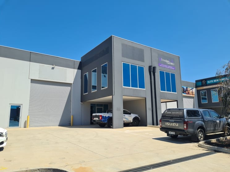 Click to view all images 3/94 Eucumbene Drive Ravenhall VIC 3023 - Image 1