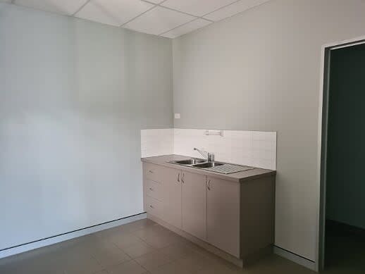 Click to view all images 3/94 Eucumbene Drive Ravenhall VIC 3023 - Image 2