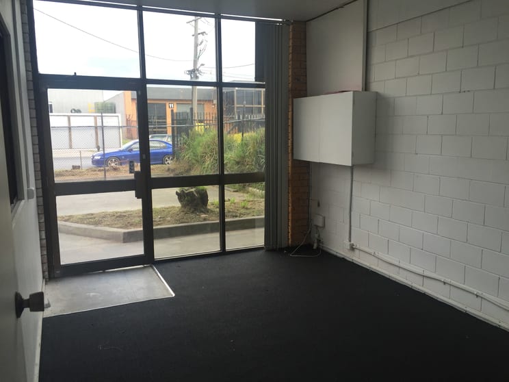 Click to view all images 1/20 Regal Drive Springvale VIC 3171 - Image 3