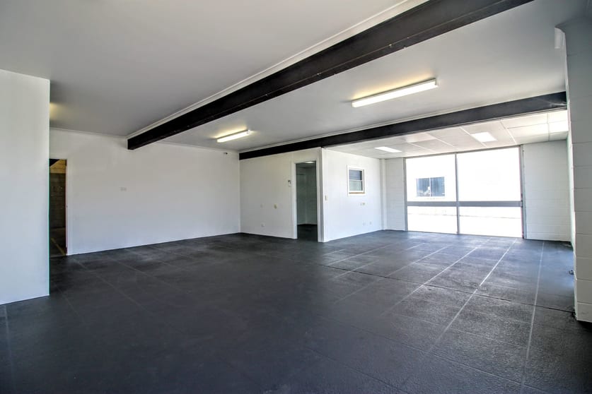 Click to view all images 24 Traders Way Currumbin Waters QLD 4223 - Image 2