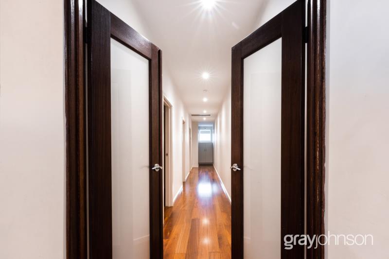 Click to view all images First Floor, 285 Doncaster Road Balwyn North VIC 3104 - Image 3