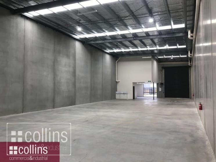 Click to view all images 2/15 Palomo Drive Cranbourne West VIC 3977 - Image 3