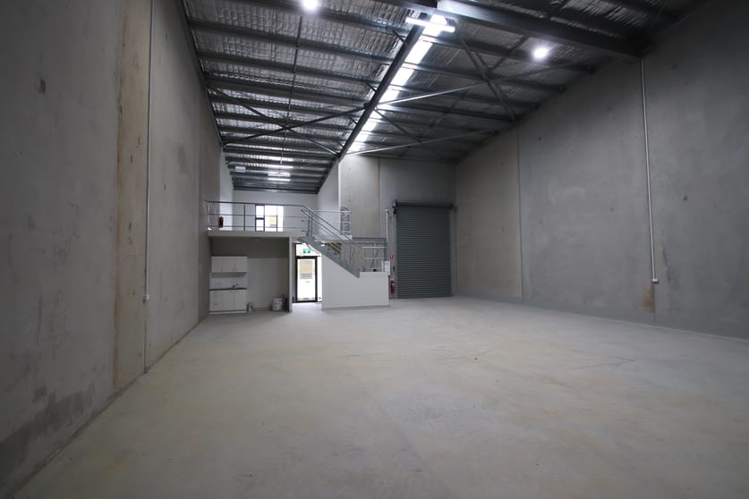Click to view all images 27/10-12 Sylvester Avenue Unanderra NSW 2526 - Image 2