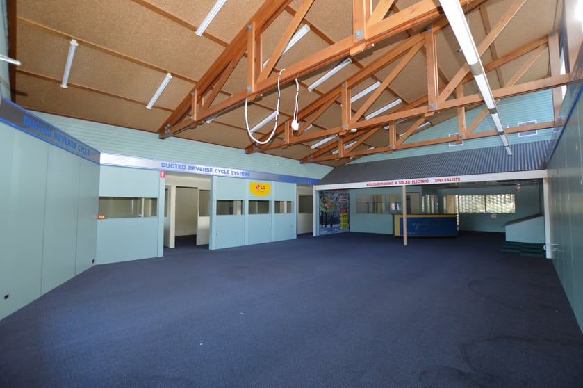 Click to view all images 172 Main South Road Morphett Vale SA 5162 - Image 2