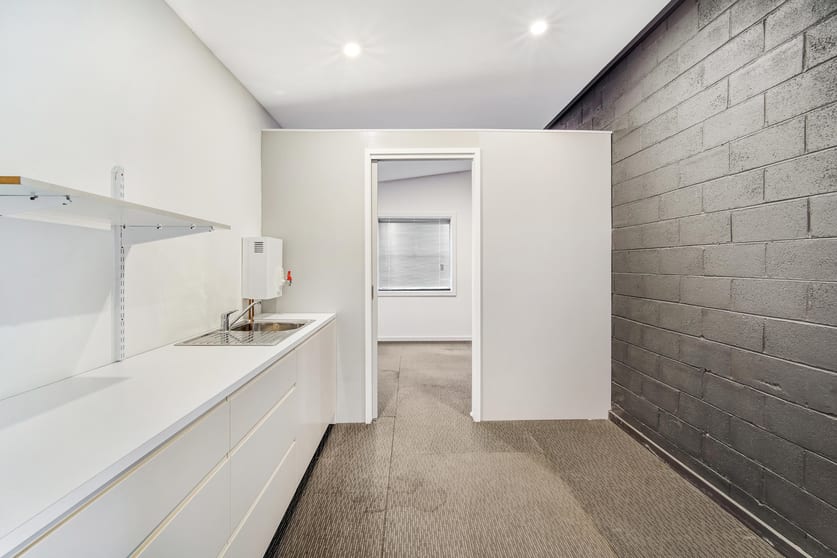 Click to view all images 10 Murphys Avenue Wollongong NSW 2500 - Image 3
