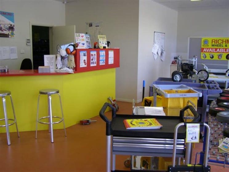 Click to view all images 8 Ragless Street St Marys SA 5042 - Image 2