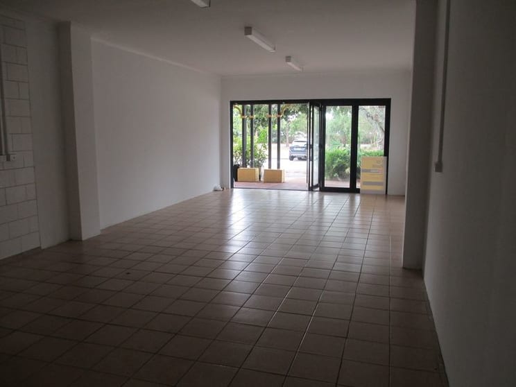 Click to view all images Shop 4/18 Philip Street Pottsville Beach NSW 2489 - Image 2