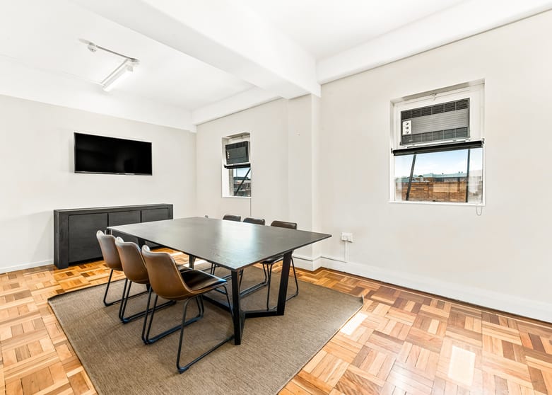 Click to view all images Level 2b/158 Margaret Street Toowoomba City QLD 4350 - Image 1