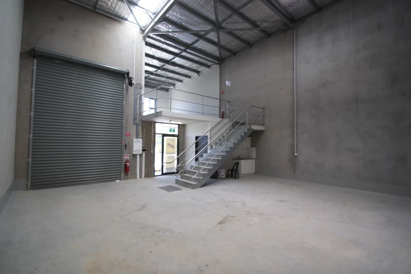 Click to view all images 26/10-12 Sylvester Avenue Unanderra NSW 2526 - Image 2