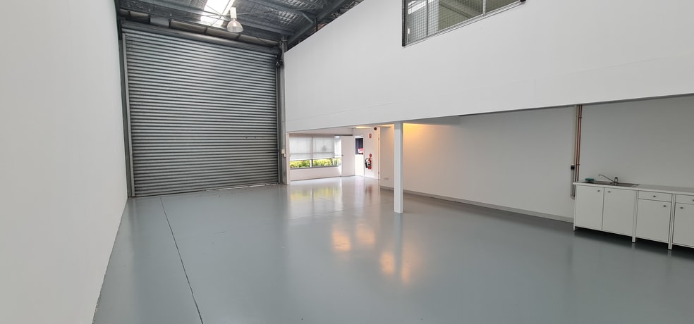 Click to view all images 12/84 Old Pittwater Road Brookvale NSW 2100 - Image 2