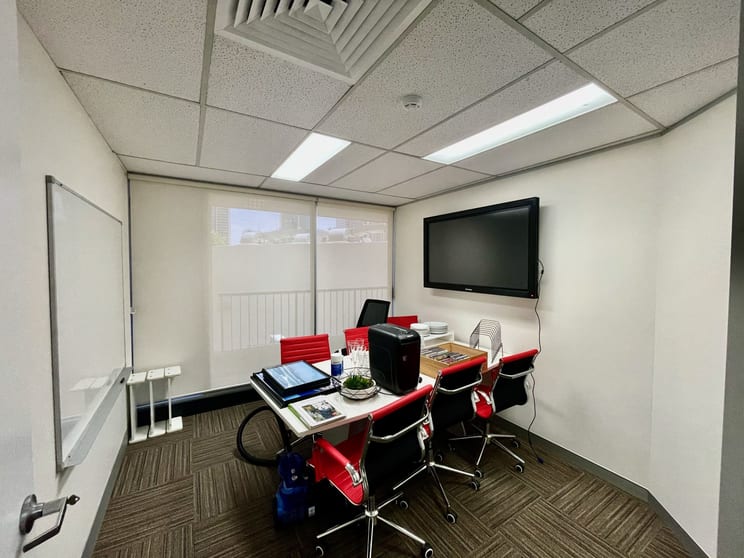 Click to view all images Suite 1A/50 Appel Street Surfers Paradise QLD 4217 - Image 3