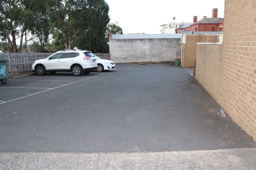 Click to view all images 3/63 Upper Heidelberg Road Ivanhoe VIC 3079 - Image 3