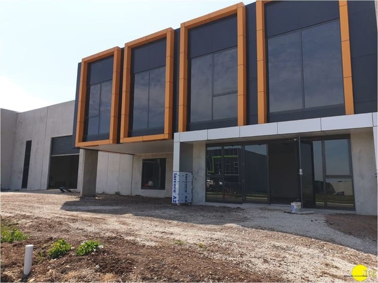 Click to view all images 29 Trevi Crescent Tullamarine VIC 3043 - Image 3