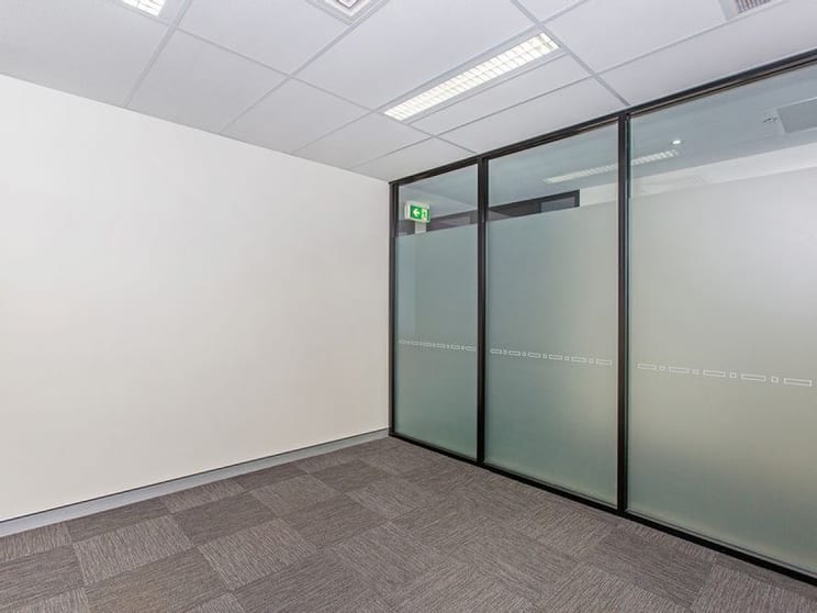 Suite 30/75-77 Wharf Street Tweed Heads NSW 2485 - Image 2