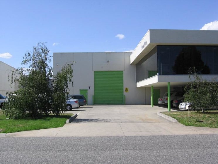 Click to view all images 5 Phoenix Court Braeside VIC 3195 - Image 2