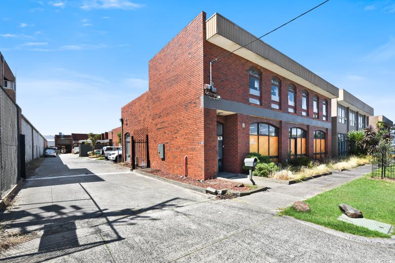 Click to view all images Unit 3/11 Futura Road Keysborough VIC 3173 - Image 3