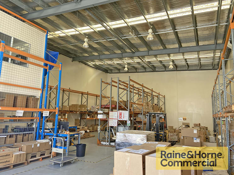 Click to view all images 1/15 Hinkler Court Brendale QLD 4500 - Image 2