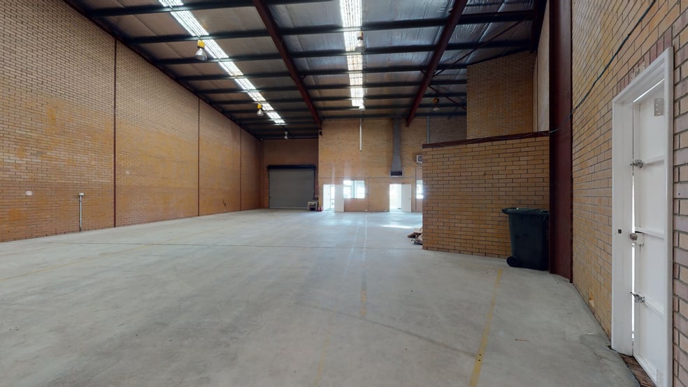 Click to view all images Unit 1, 9-13 Kewdale Road Welshpool WA 6106 - Image 3