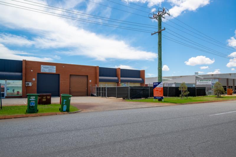 Unit 1/169 Beechboro Road South Embleton WA 6062 - Image 1
