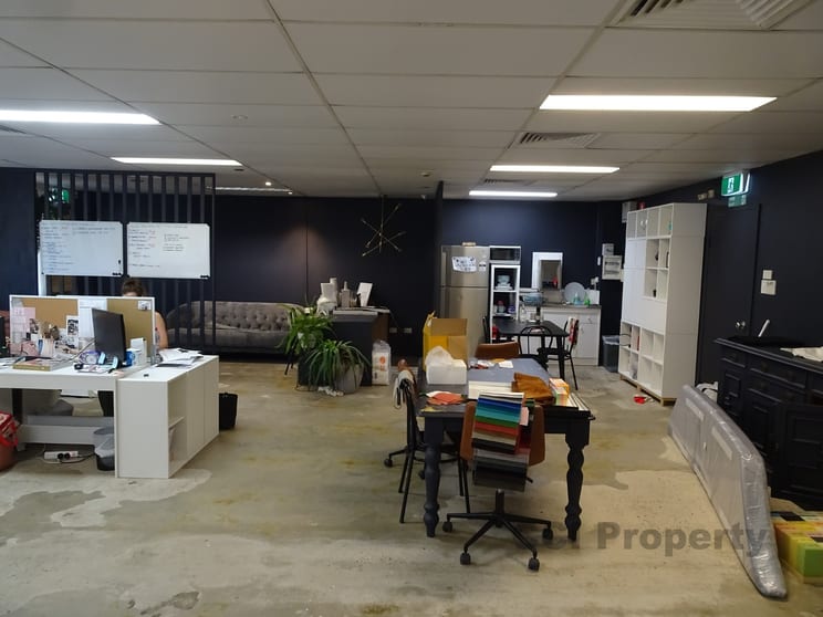 Click to view all images Salisbury QLD 4107 - Image 2