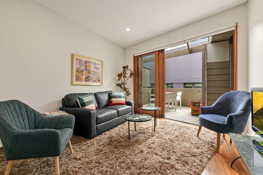 Click to view all images 3/2 Farnell Street Surry Hills NSW 2010 - Image 2