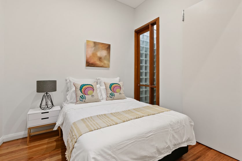 Click to view all images 3/2 Farnell Street Surry Hills NSW 2010 - Image 3
