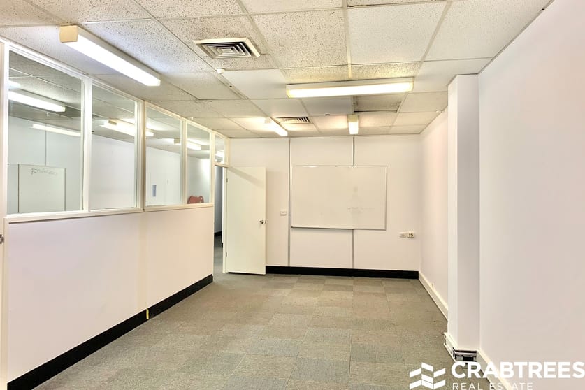 Click to view all images 2/13 Chester Street Oakleigh VIC 3166 - Image 2