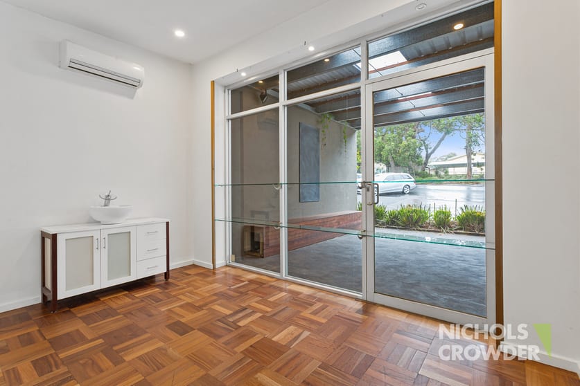 Click to view all images 2/1012 Mornington-Flinders Road Red Hill VIC 3937 - Image 3