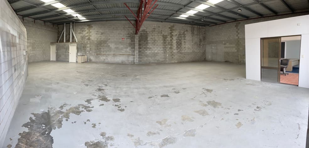 Click to view all images 4/10 Hilldon Crt Nerang QLD 4211 - Image 3