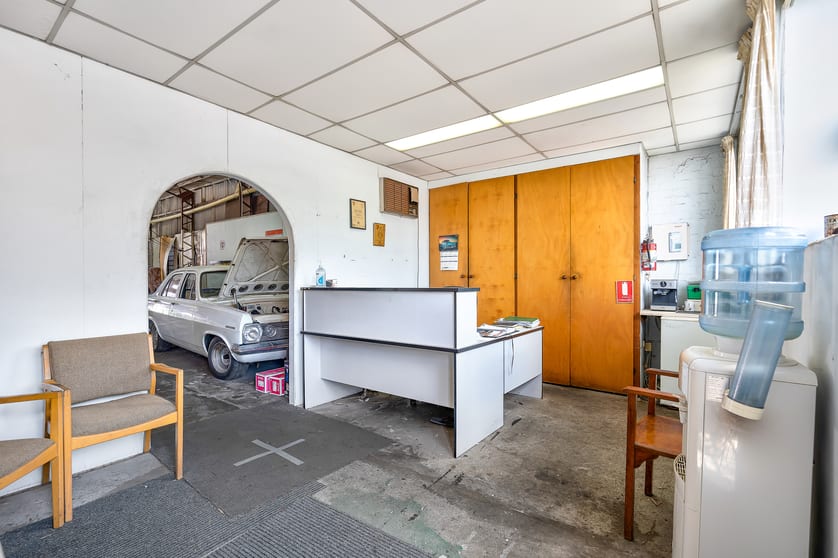 Click to view all images 23 Hampton Street East Brisbane QLD 4169 - Image 3