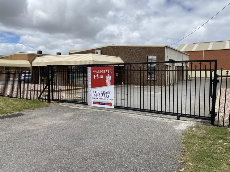 Click to view all images 8 Hyne Road South Guildford WA 6055 - Image 2